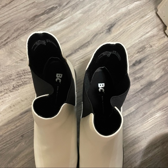 NWOT BC Footwear In the Cards Chelsea Boots - Picture 5 of 7